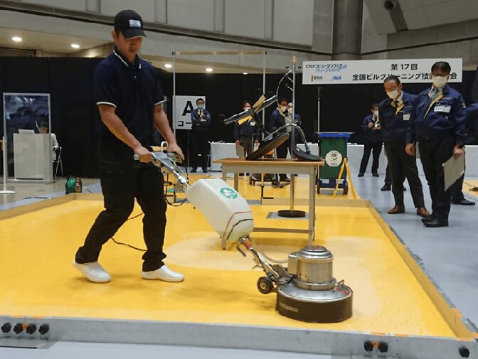 画像:ビルクリ競技会の様子(長田社員)