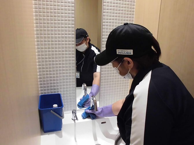 画像:トイレ・洗面台清掃